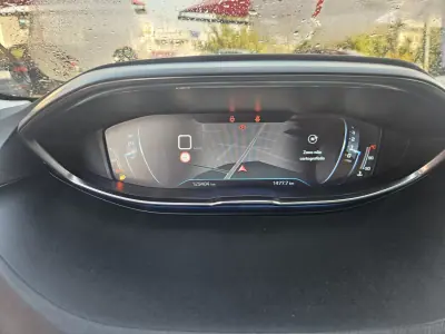 Peugeot 3008 2019 - 14900 EUR, 129000 km - AUTO.MOTO.pt - 129000km - foto 24 de 38