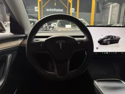 Tesla Model 3 2022 - 30990 EUR, 105300 km - AUTO.MOTO.pt - 105300km - foto 13 de 26