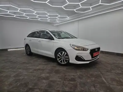 Hyundai i30 SW 2018 - 12950 EUR, 117053 km - AUTO.MOTO.pt - 117053km - foto 9 de 41
