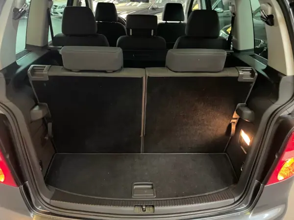 Volkswagen Touran 2009 - 11950 EUR, 151968 km - AUTO.MOTO.pt - 151968km - foto 19 de 19