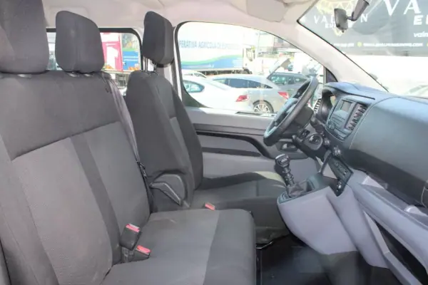 Opel Vivaro 2022 - 26900 EUR, 66638 km - AUTO.MOTO.pt - 66638km - foto 6 de 18