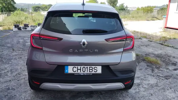 Renault Captur 2022 - 15950 EUR, 77000 km - AUTO.MOTO.pt - 77000km - foto 6 de 42