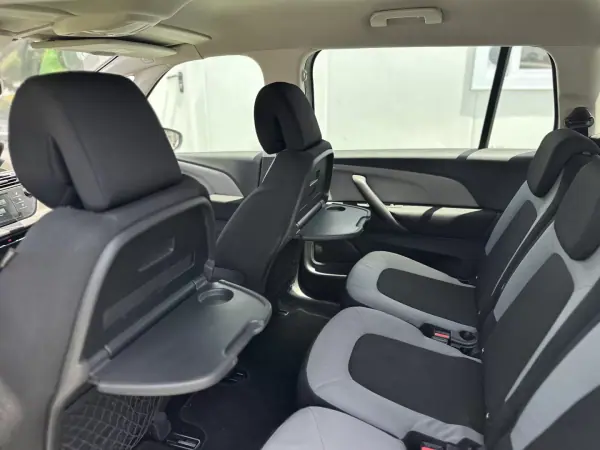 Citroën C4 Grand Picasso 2015 - 10990 EUR, 116000 km - AUTO.MOTO.pt - 116000km - foto 17 de 49
