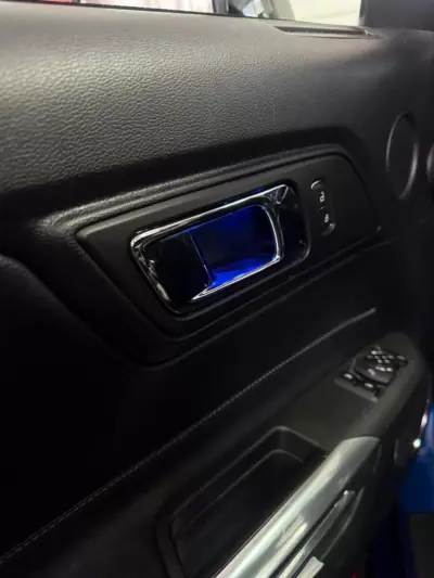 Ford Mustang 2017 - 34900 EUR, 198000 km - AUTO.MOTO.pt - 198000km - foto 16 de 16