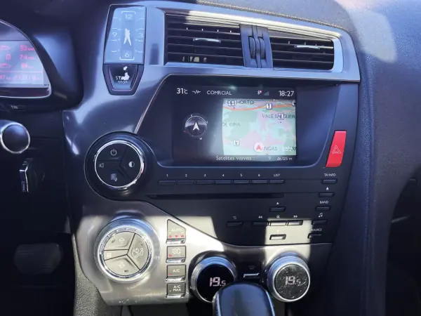 Citroën DS5 2013 - 8490 EUR, 255050 km - AUTO.MOTO.pt - 255050km - foto 15 de 20