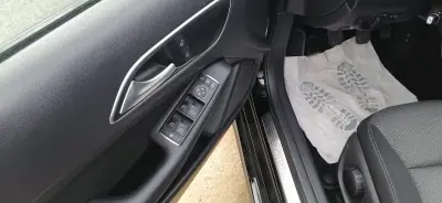 Mercedes-Benz A 180 2014 - 12900 EUR, 259620 km - AUTO.MOTO.pt - 259620km - foto 4 de 7