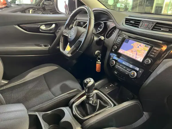 Nissan Qashqai 2019 - 16900 EUR, 120094 km - AUTO.MOTO.pt - 120094km - foto 11 de 22