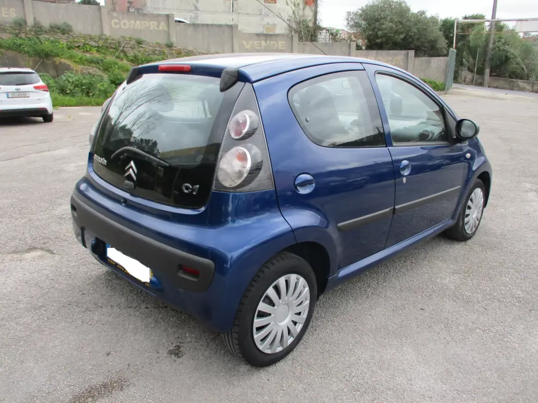 Citroën C1 2007 - 4500 EUR, 179000 km - AUTO.MOTO.pt - 179000km - foto 6 de 11