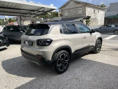 Jeep Avenger 2025 - 24990 EUR, 7270 km - AUTO.MOTO.pt - 7270km - foto 6 de 17