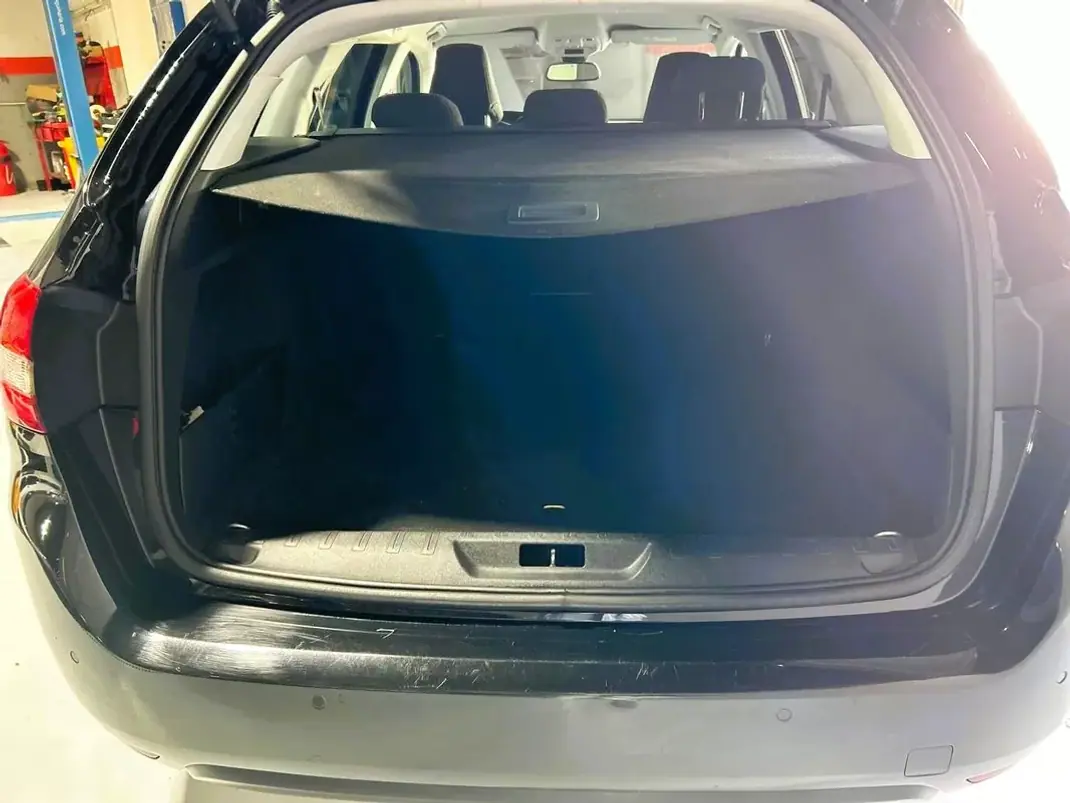 Peugeot 308 SW 2018 - 11500 EUR, 155853 km - AUTO.MOTO.pt - 155853km - foto 9 de 38