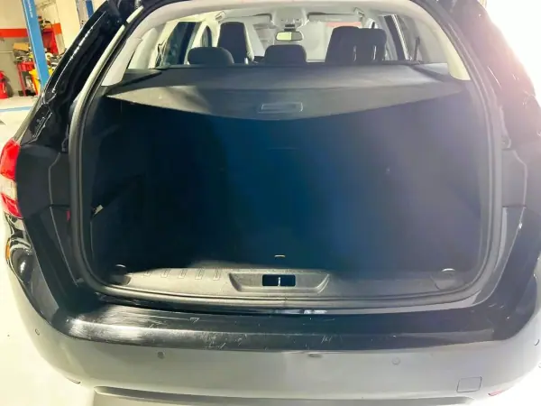 Peugeot 308 SW 2018 - 11500 EUR, 155853 km - AUTO.MOTO.pt - 155853km - foto 9 de 38