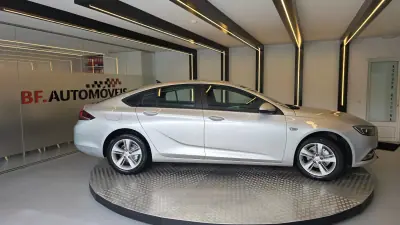 Opel Insignia Grand Sport 2018 - 12900 EUR, 149839 km - AUTO.MOTO.pt - 149839km - foto 8 de 49