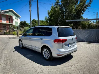 Volkswagen Touran 2017 - 13990 EUR, 198000 km - AUTO.MOTO.pt - 198000km - foto 11 de 13