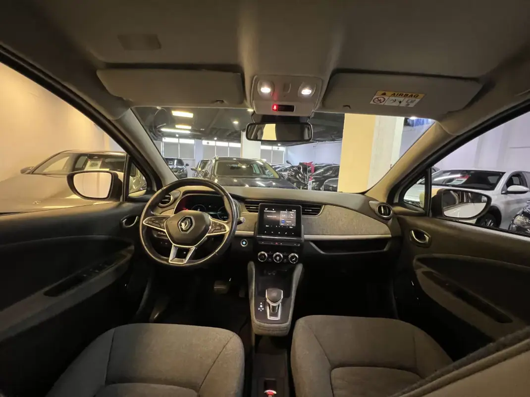 Renault Zoe 2020 - 15990 EUR, 67000 km - 67000km - foto 31 de 32