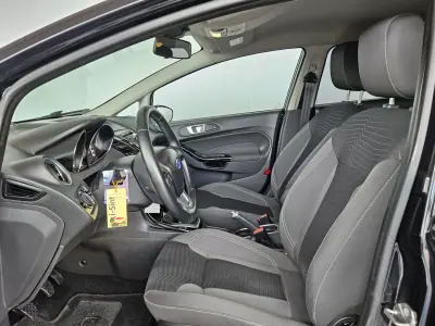 Ford Fiesta 2014 - 8750 EUR, 65000 km - AUTO.MOTO.pt - 65000km - foto 5 de 10