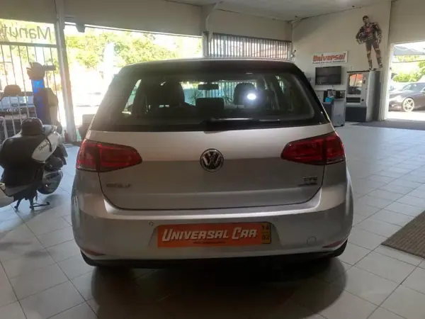 Volkswagen Golf 2014 - 15900 EUR, 159000 km - AUTO.MOTO.pt - 159000km - foto 4 de 13