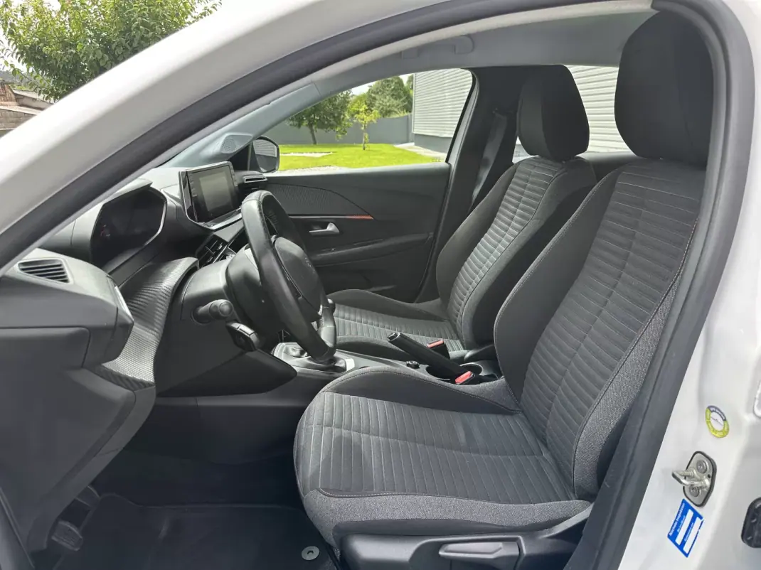 Peugeot 208 2020 - 14900 EUR, 70000 km - AUTO.MOTO.pt - 70000km - foto 24 de 57