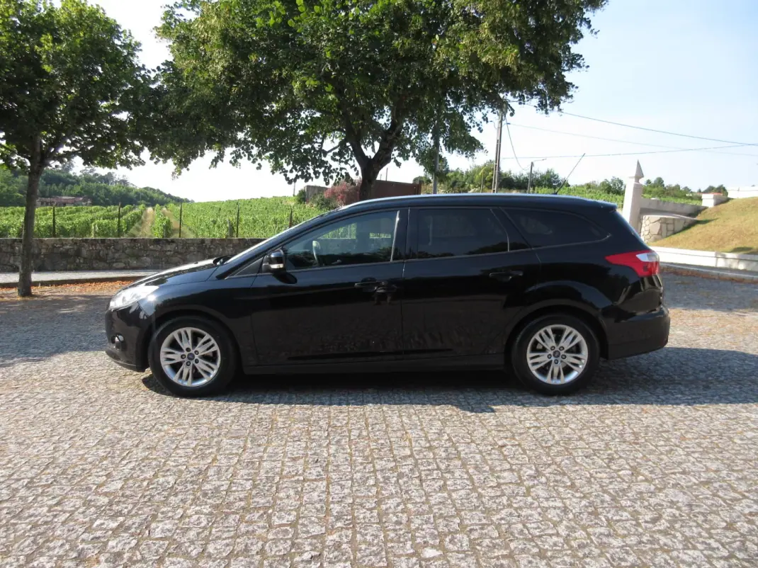 Ford Focus SW 2013 - 6990 EUR, 210000 km - 210000km - foto 4 de 28