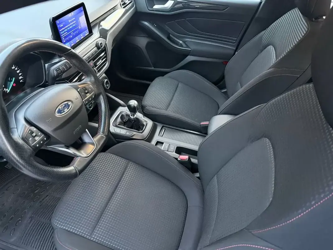 Ford Focus SW 2021 - 14900 EUR, 128000 km - AUTO.MOTO.pt - 128000km - foto 6 de 18