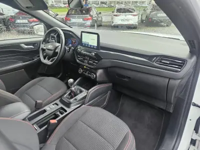Ford Kuga 2022 - 18800 EUR, 129800 km - AUTO.MOTO.pt - 129800km - foto 11 de 49