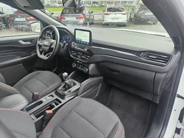 Ford Kuga 2022 - 17800 EUR, 129800 km - AUTO.MOTO.pt - 129800km - foto 11 de 49