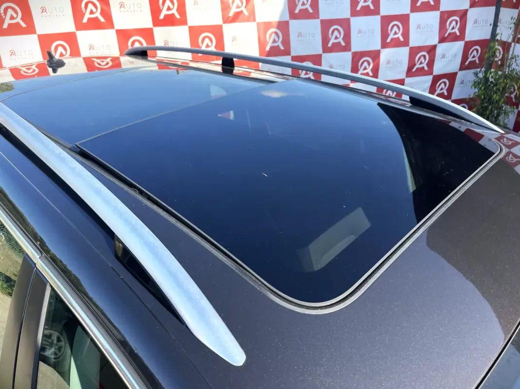 Volkswagen Passat Variant 2011 - 7990 EUR, 236645 km - 236645km - foto 8 de 24