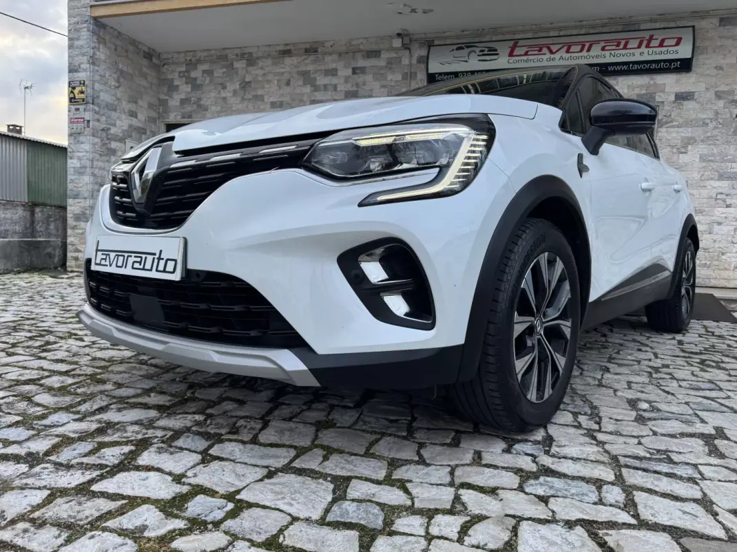 Renault Captur 2023 - 18500 EUR, 103000 km - AUTO.MOTO.pt - 103000km - foto 23 de 48