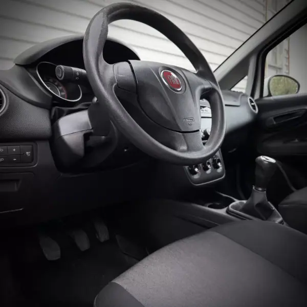 Fiat PUNTO 2015 - 4900 EUR, 139000 km - 139000km - foto 15 de 17