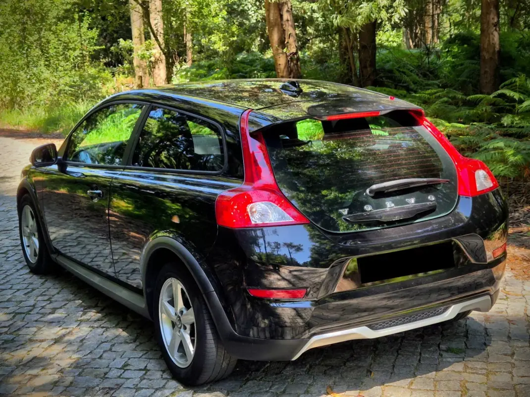 Volvo C30 2011 - 7750 EUR, 179000 km - AUTO.MOTO.pt - 179000km - foto 9 de 28