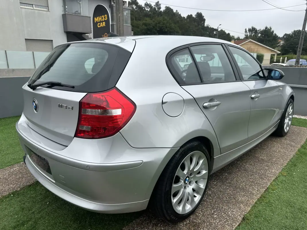 BMW 118 2009 - 8900 EUR, 184000 km - AUTO.MOTO.pt - 184000km - foto 9 de 55