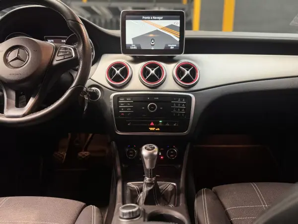 Mercedes-Benz CLA 180 2016 - 16990 EUR, 163300 km - AUTO.MOTO.pt - 163300km - foto 12 de 28