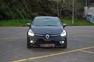 Renault Clio 2016 - 11500 EUR, 118568 km - AUTO.MOTO.pt - 118568km - foto 3 de 8