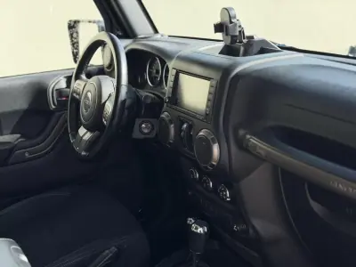 Jeep Wrangler Unlimited 2019 - 48500 EUR, 89000 km - AUTO.MOTO.pt - 89000km - foto 8 de 10