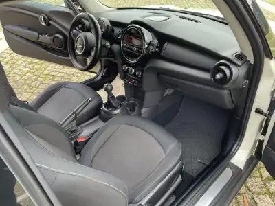 MINI One 2015 - 13500 EUR, 182000 km - AUTO.MOTO.pt - 182000km - foto 6 de 7