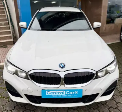 BMW 320 2022 - 31950 EUR, 89000 km - AUTO.MOTO.pt - 89000km - foto 4 de 27