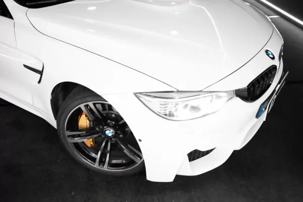 BMW M4 2015 — foto 3 de 12