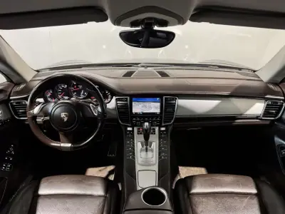 Porsche Panamera 2011 - 36900 EUR, 197360 km - AUTO.MOTO.pt - 197360km - foto 15 de 60