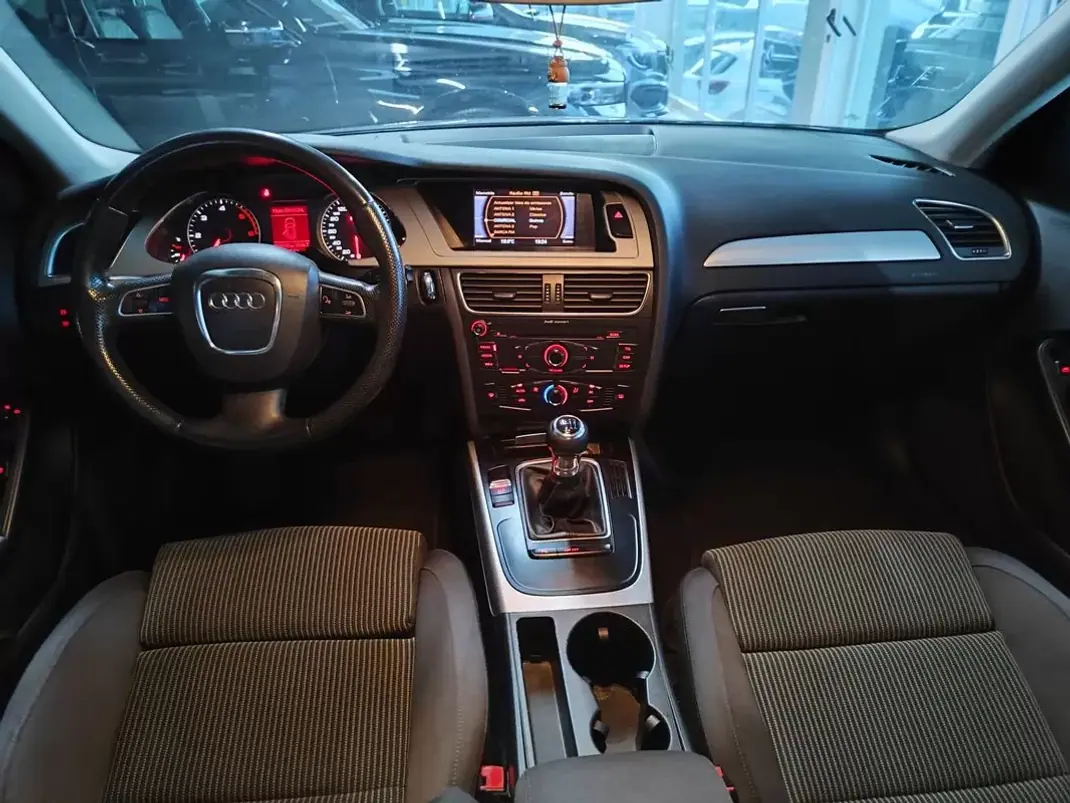 Audi A4 Avant 2009 - 12950 EUR, 231500 km - AUTO.MOTO.pt - 231500km - foto 35 de 36