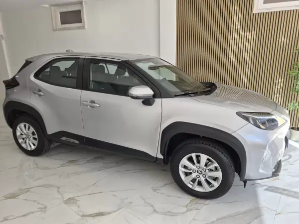 Toyota DYNA TOYOTA YARIS CROSS 1.5 HYBRID DYNAMIC FORCE COMFOR 2024 Híbrido (Gasolina) — 20 544 km Toyota DYNA TOYOTA YARIS CROSS 1.5 HYBRID DYNAMIC FORCE COMFOR 2024 Híbrido (Gasolina)