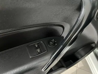 Renault 2021 - 11600 EUR, 110358 km - AUTO.MOTO.pt - 110358km - foto 17 de 20