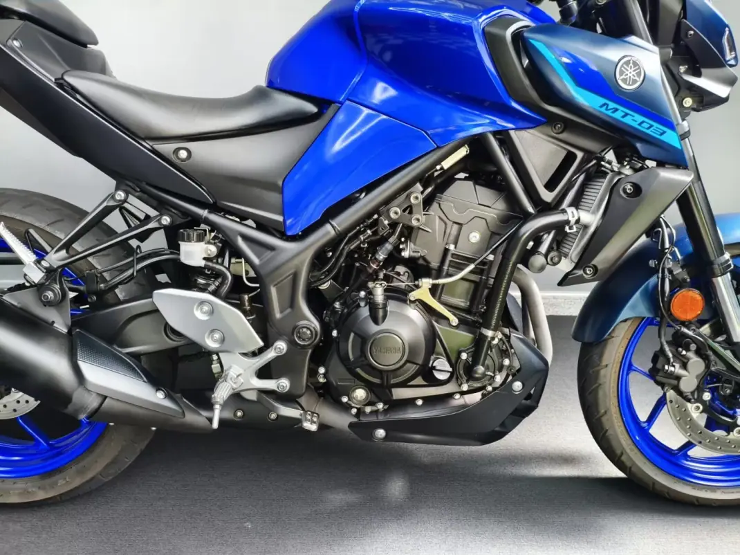Yamaha MT 03 2023 - 5500 EUR, 7500 km - 7500km - foto 7 de 25