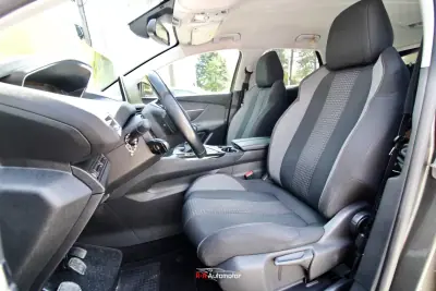 Peugeot 3008 2019 - 15900 EUR, 208000 km - AUTO.MOTO.pt - 208000km - foto 10 de 30
