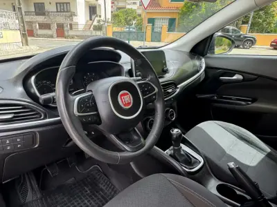 Fiat Tipo 2019 - 6999 EUR, 150000 km - AUTO.MOTO.pt - 150000km - foto 5 de 9
