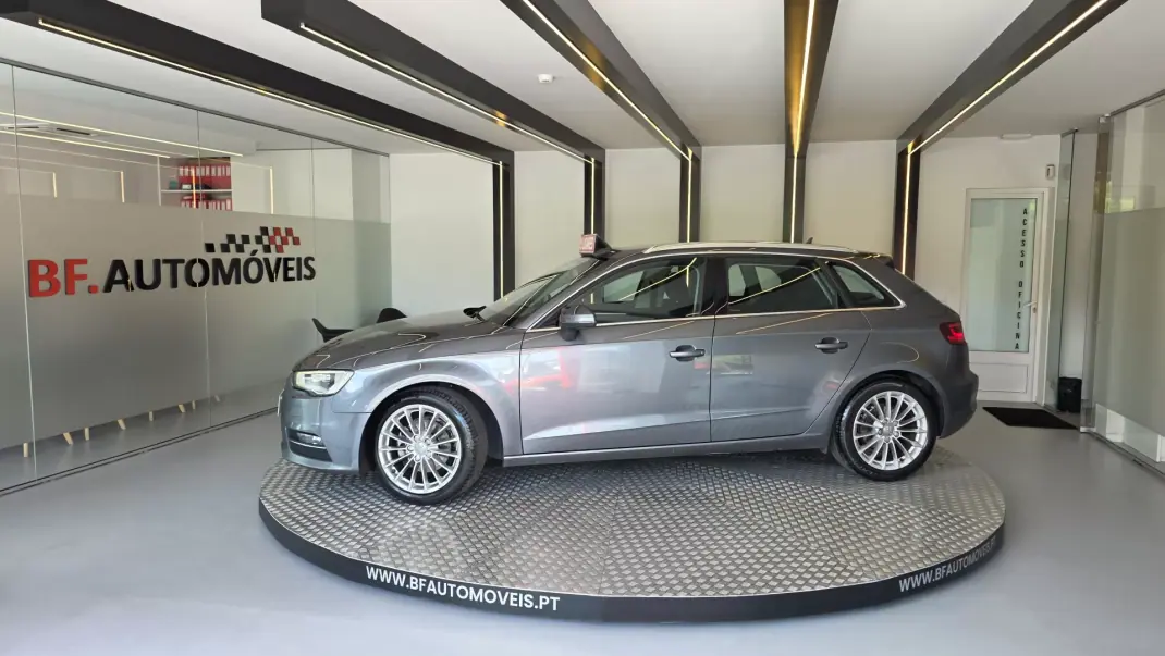 Audi A3 Sportback 2013 - 9900 EUR, 274066 km - AUTO.MOTO.pt - 274066km - foto 13 de 58