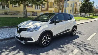 Renault Captur 2019 - 13890 EUR, 117000 km - AUTO.MOTO.pt - 117000km - foto 4 de 9