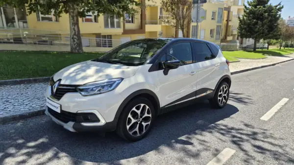 Renault Captur 2019 - 13890 EUR, 117000 km - AUTO.MOTO.pt - 117000km - foto 4 de 9