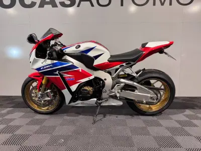 Honda CBR 1000RR 2015 - 14500 EUR, 33944 km - AUTO.MOTO.pt - 33944km - foto 17 de 21