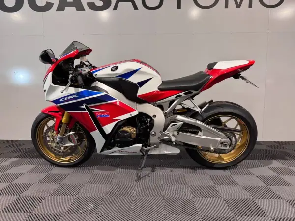Honda CBR 1000RR 2015 - 14500 EUR, 33944 km - AUTO.MOTO.pt - 33944km - foto 17 de 21