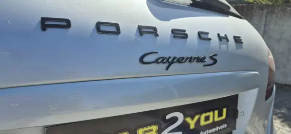 Porsche Cayenne 2010 - 25000 EUR, 254000 km - AUTO.MOTO.pt - 254000km - foto 28 de 31