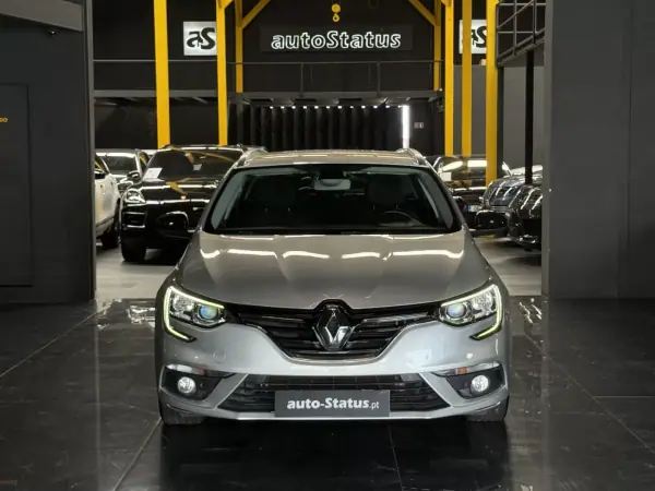 Renault Mégane 2021 - 13990 EUR, 174865 km - AUTO.MOTO.pt - 174865km - foto 3 de 27